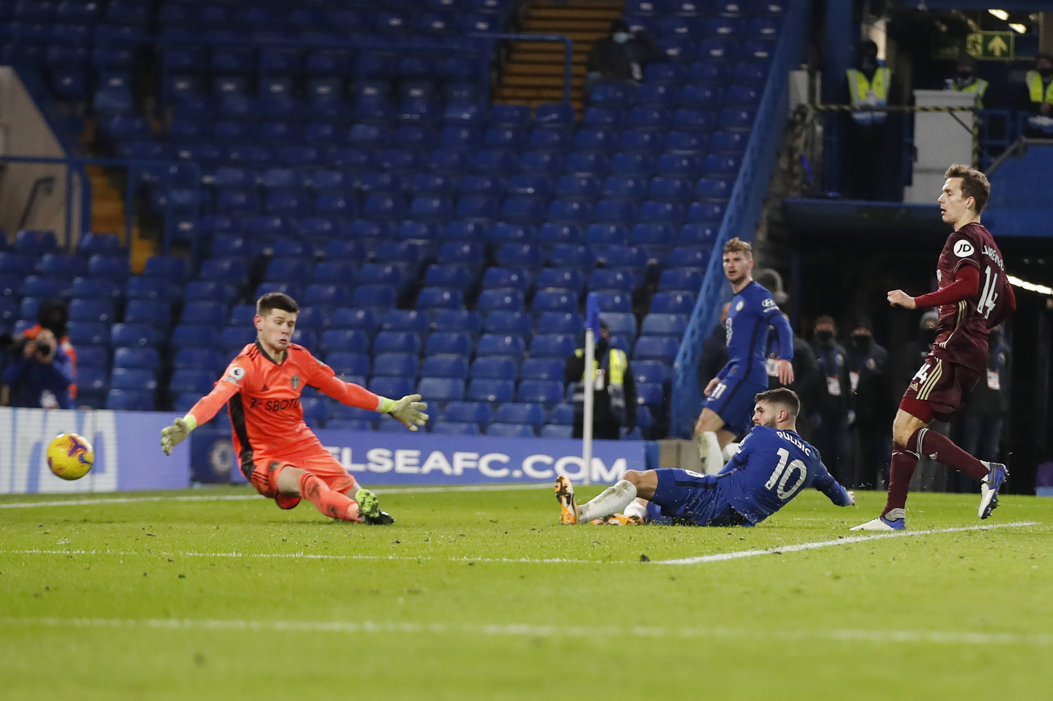 而后防线的 而后防线的